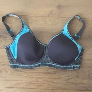 Freya Sport-underwired sports bra. USA size 30G